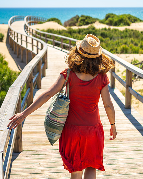a-young-girl-on-the-wooden-path-to-sm